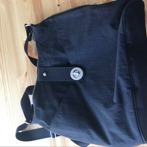 Baggallini traveler crossbody bag